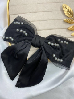 Laço pérolas preto cetim BICO DE PATO dn07