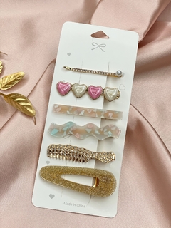 Kit 6 peças ot15 corações resinados e oval glitter dourado