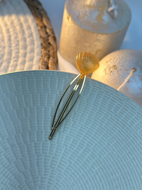 Grampo dourado com concha laranja GRFD01 - comprar online