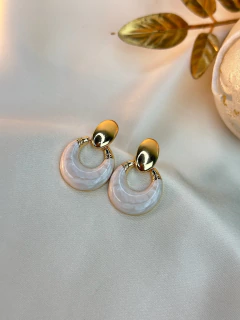 Brinco meia argola pendurada resinada BRIWU05 - Ruchelli Bijoux