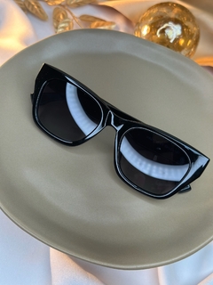 Imagem do Óculos de Sol Laura POLARIZADO OCNV01