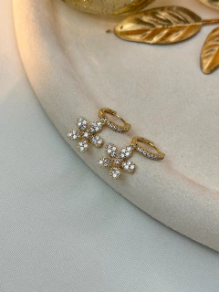 Brinco argolinha/flor cravejada BRIPK18 - loja online