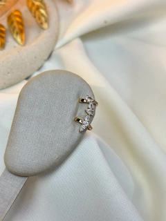 Piercing fake max gotas cristais PIERPD07 na internet