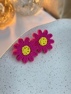 Brinco flor de miçanga Julie BRIMN01