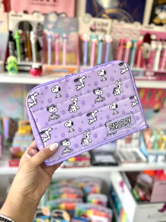 Cartuchera Slim Snoopy Lila Pastel - Mooving -