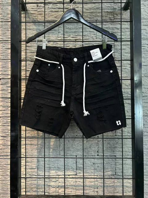 Bermuda Titular Kids Black white details - PRETO AMASSAD. RASGADO