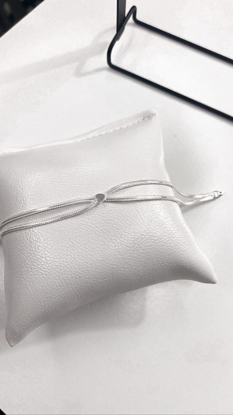 Pulseira laminada com coração - comprar online