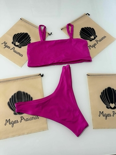 Biquíni top faixa rosa na internet