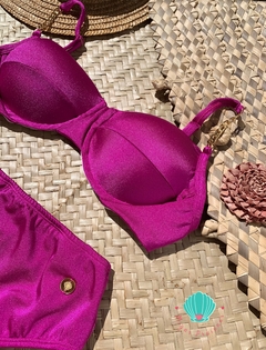 Biquíni meia taça com correntes e hotpants fúcsia glow - comprar online