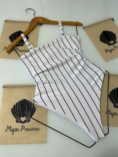 Maiô listras na internet