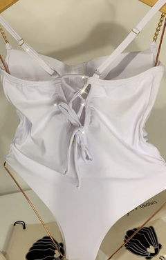 Maiô meia taça com correntes (branco) - comprar online