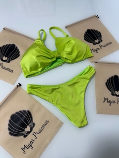 Biquíni top faixa verde trilobal - comprar online