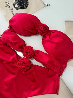 MAIÔ FLORES VERMELHO GLOW