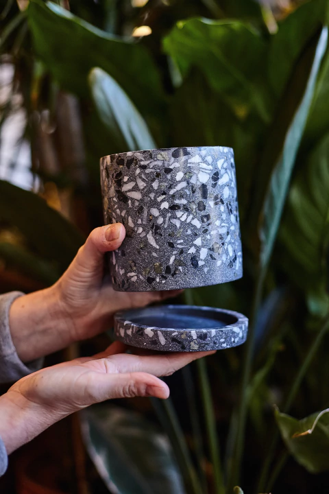 MACETA TERRAZO CHICA