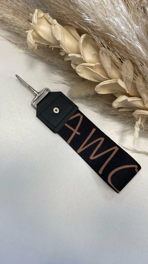 LLAVERO CON CINTA DE DISEÑO