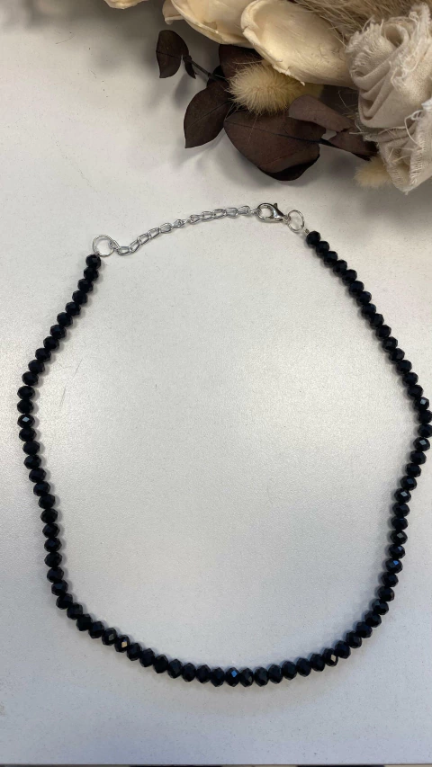 COLLAR DE PIEDRAS NEGRO