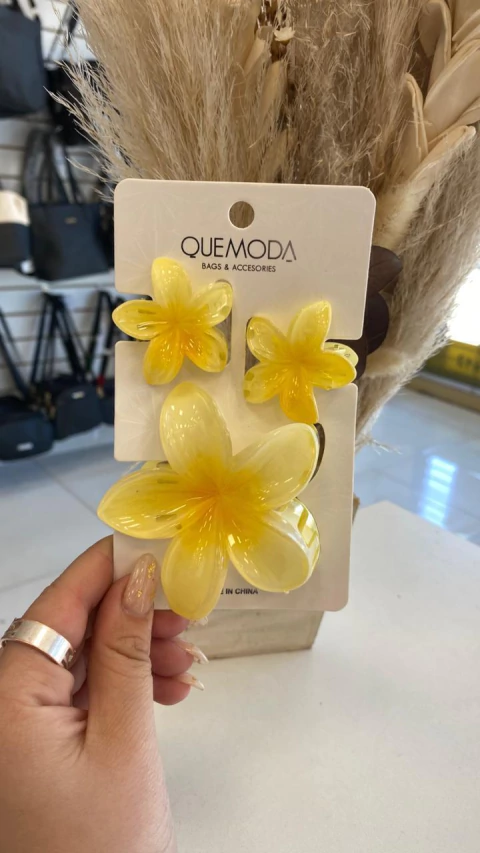 PACK DE BROCHES FLOR X3UN