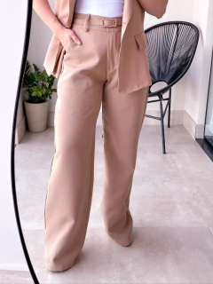 Calça Pantalona Cintinho Alfaiataria na internet