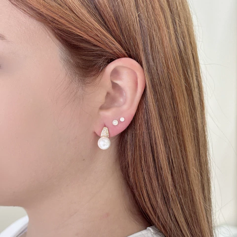 Brinco de Pérola Detalhe Oval Zircônia Cristal Banhado em Ouro 18k