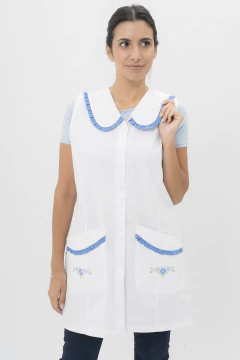 Guardapolvo Entallado - Blanco - Sin Mangas | Modelo Azulina en internet