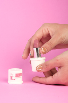 Kit Carrusel Navidad Fashion Lip + Esmaltes Tradicionales en internet