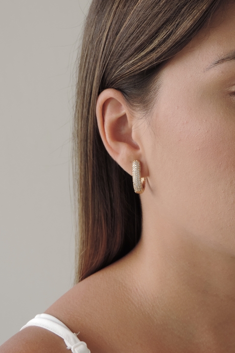 Argola Click Oval Cravejada