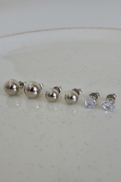 Trio de Brincos Esfera com Ponto de Luz - comprar online