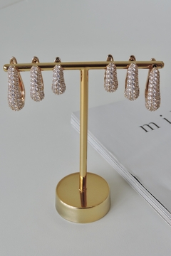 Argola Oval Zircônias na internet