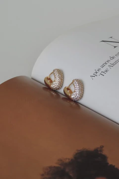 Argola Coração Oval Cravejada - Boug Acessórios