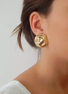 Brinco Botão Martelado M