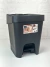 Lixeira com pedal 8L UZ - loja online