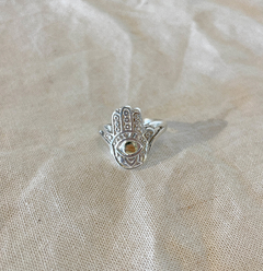 Anillo Hamsa en internet