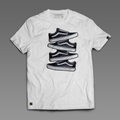 T-Shirt STACKED SNEAKERS OLD SKOOL na internet