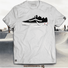 T-Shirt OLD SKOOL BY SENA SNEAKERS na internet