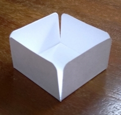 Forminha QUADRADA Branca 3,5 x 3,5 x 2 (100 un) - até 5 dias ÚTEIS para ENVIO.