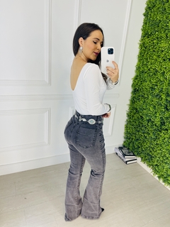 Body Costa na internet