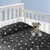 Manta Infantil Polar Fleece Estampado Negro Estrellas Blancas