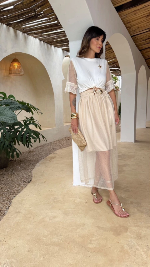 Conjunto saia mídi e blusa