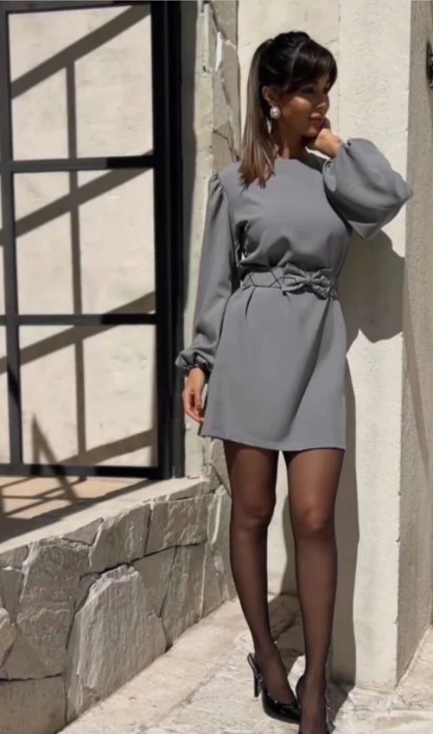 Vestido Curto em alfaiataria com Manga Bufante