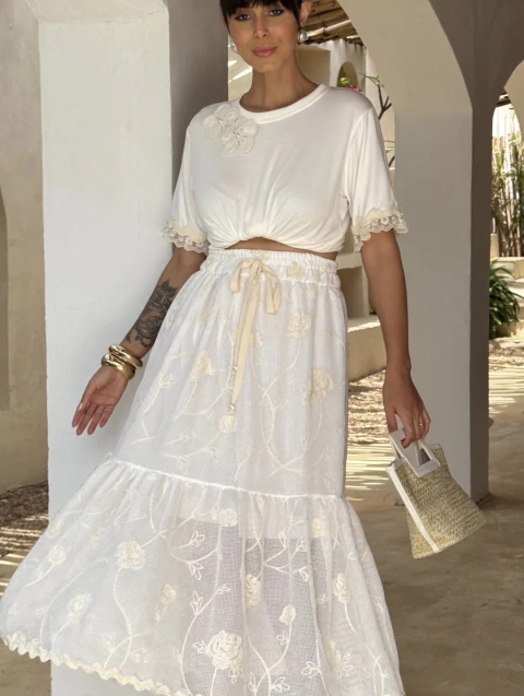 Conjunto Cropped e Saia Bordada