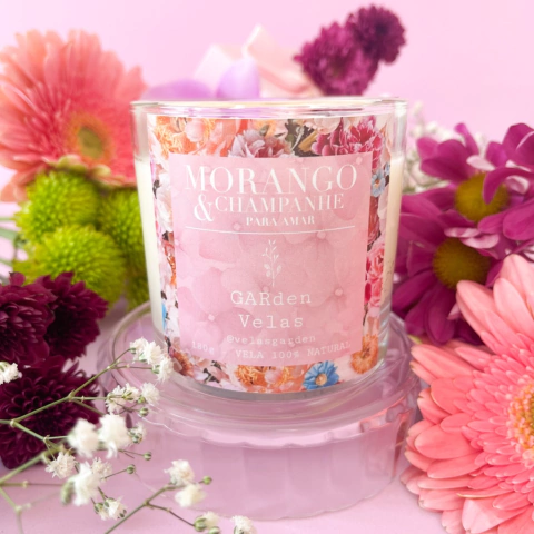 vela-aromatica-morango-com-champanhe-com-cristais-naturais-quartzo-rosa