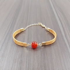 Pulseira Capim Dourado e Pedra Natural Ágata Cornalina 10mm . Código P419.