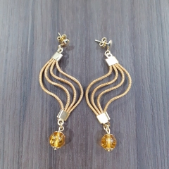 Brinco Capim Dourado e Pedra Natural Citrino. Código B449.