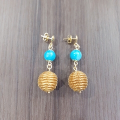 Brinco Capim Dourado e Pedra Natural Amazonita. Código B416.