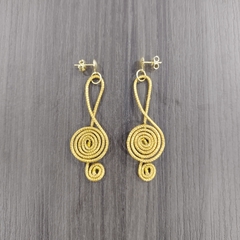 Brinco Capim Dourado. Código B16.