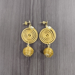 Brinco Capim Dourado. Código B17.