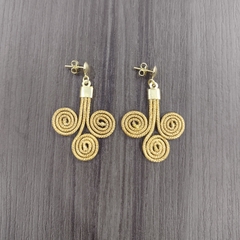 Brinco Capim Dourado. Código B13.