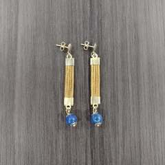 Brinco Capim Dourado e Pedra Natural Ágata Azul. Código B464.