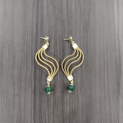 Brinco Capim Dourado e Pedra Natural Ágata Verde. Código B446.