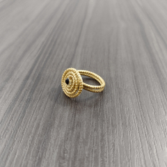Anel Caracol Capim Dourado 4mm com Strass Preto. Código A36. - comprar online